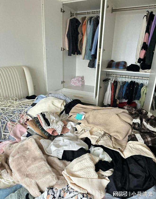 旧衣服到底值不值钱？别再当垃圾扔了有人靠它干翻服装厂